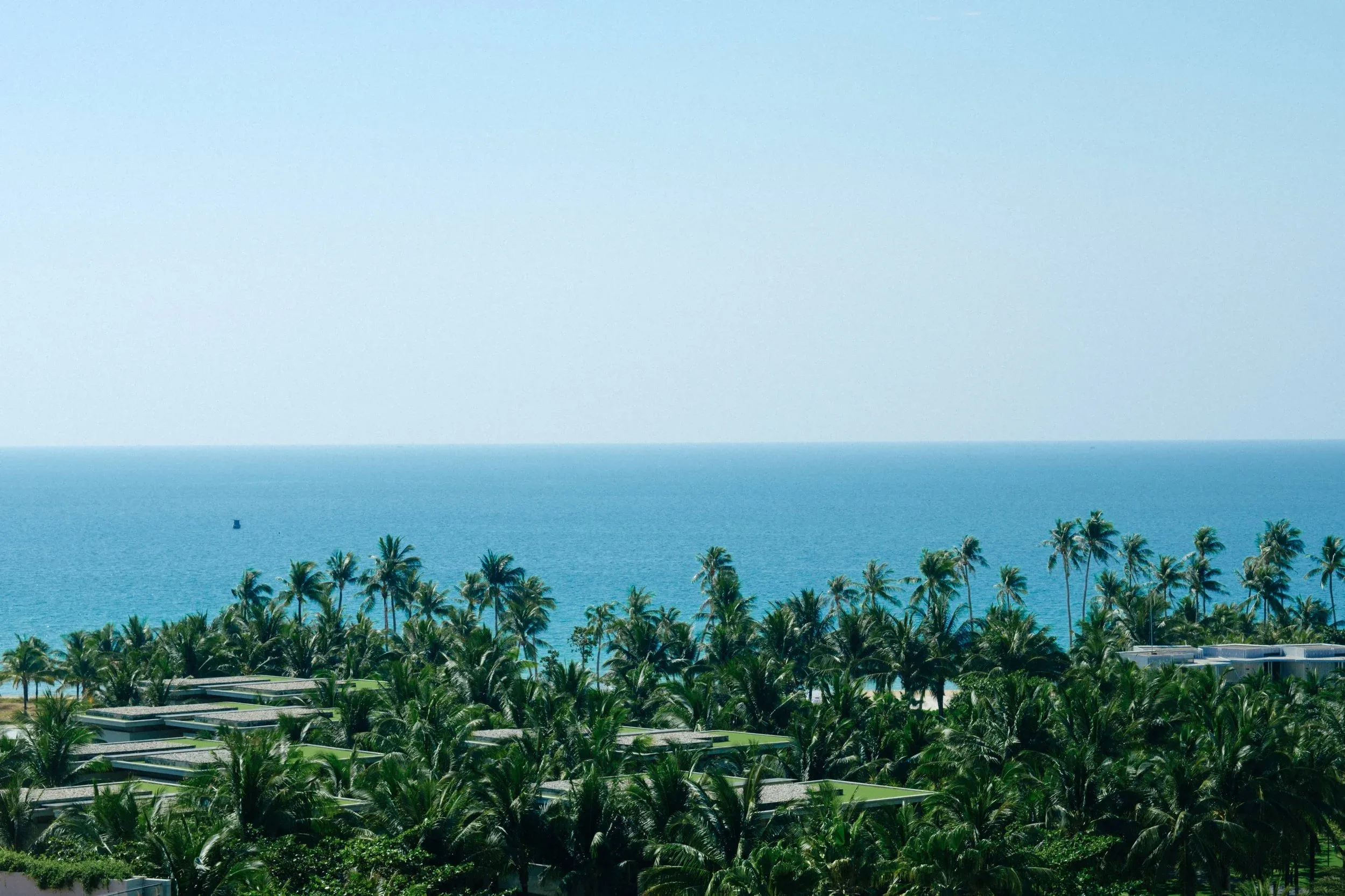 Linda & Takeo, Destination Wedding at Pullman Phu Quoc — Pham Si Luan Photography (16)