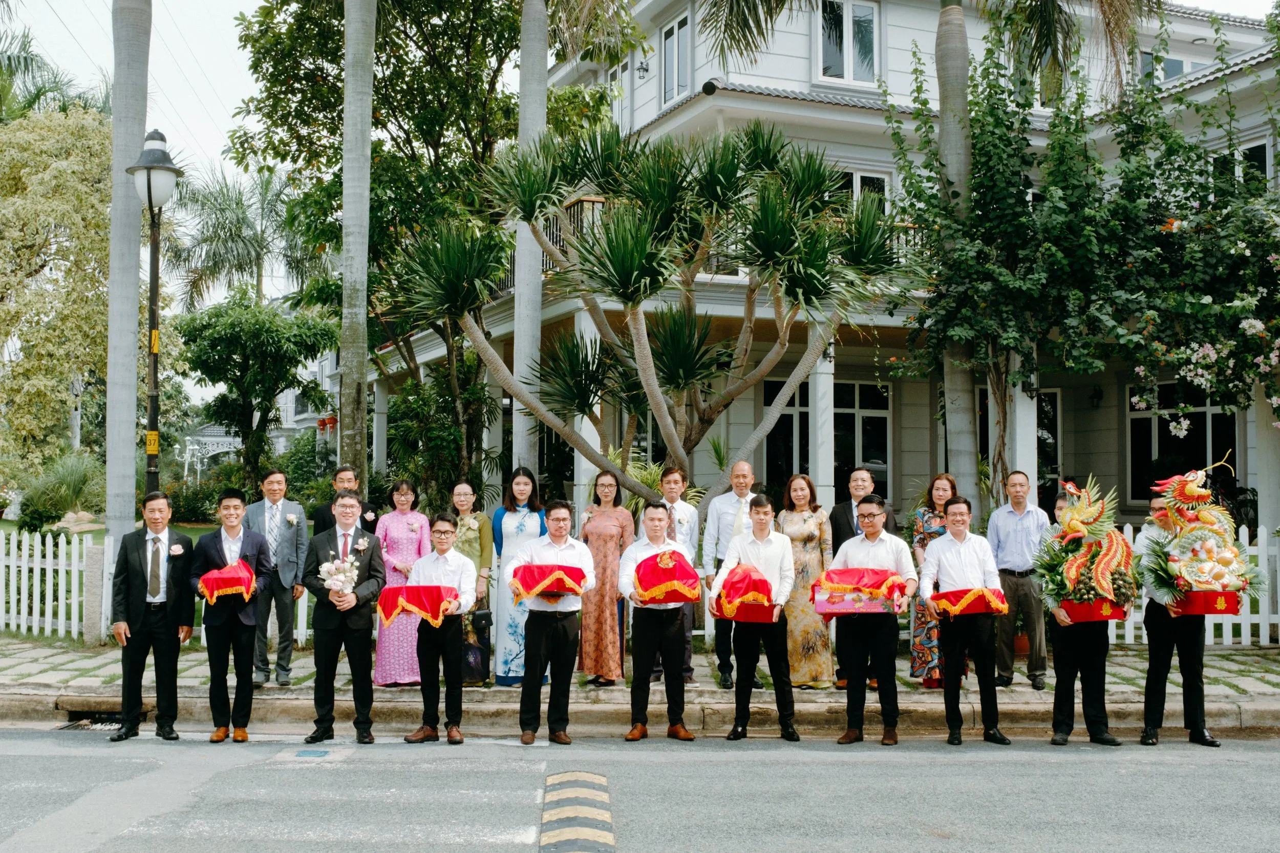 Phuong & Huy, Wedding Day in Saigon — Pham Si Luan Photography (14)