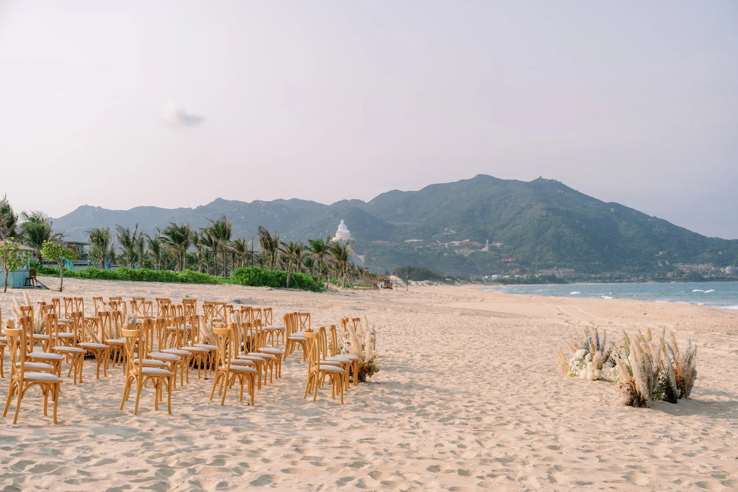 Thanh & Jo, Wedding Day in Quy Nhơn — Pham Si Luan Photography (63)