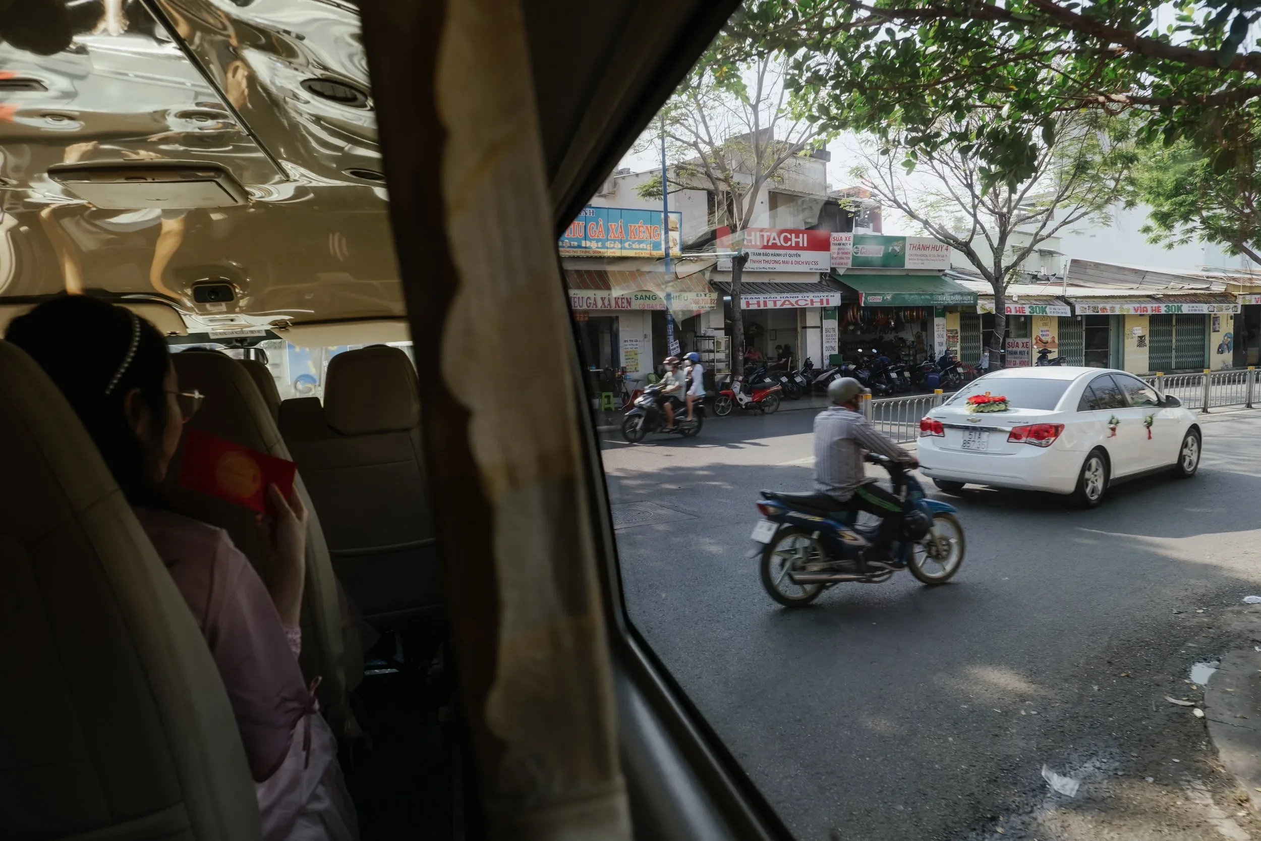 Thảo & Hào, Wedding Day in Sài Gòn — Pham Si Luan Photography (40)