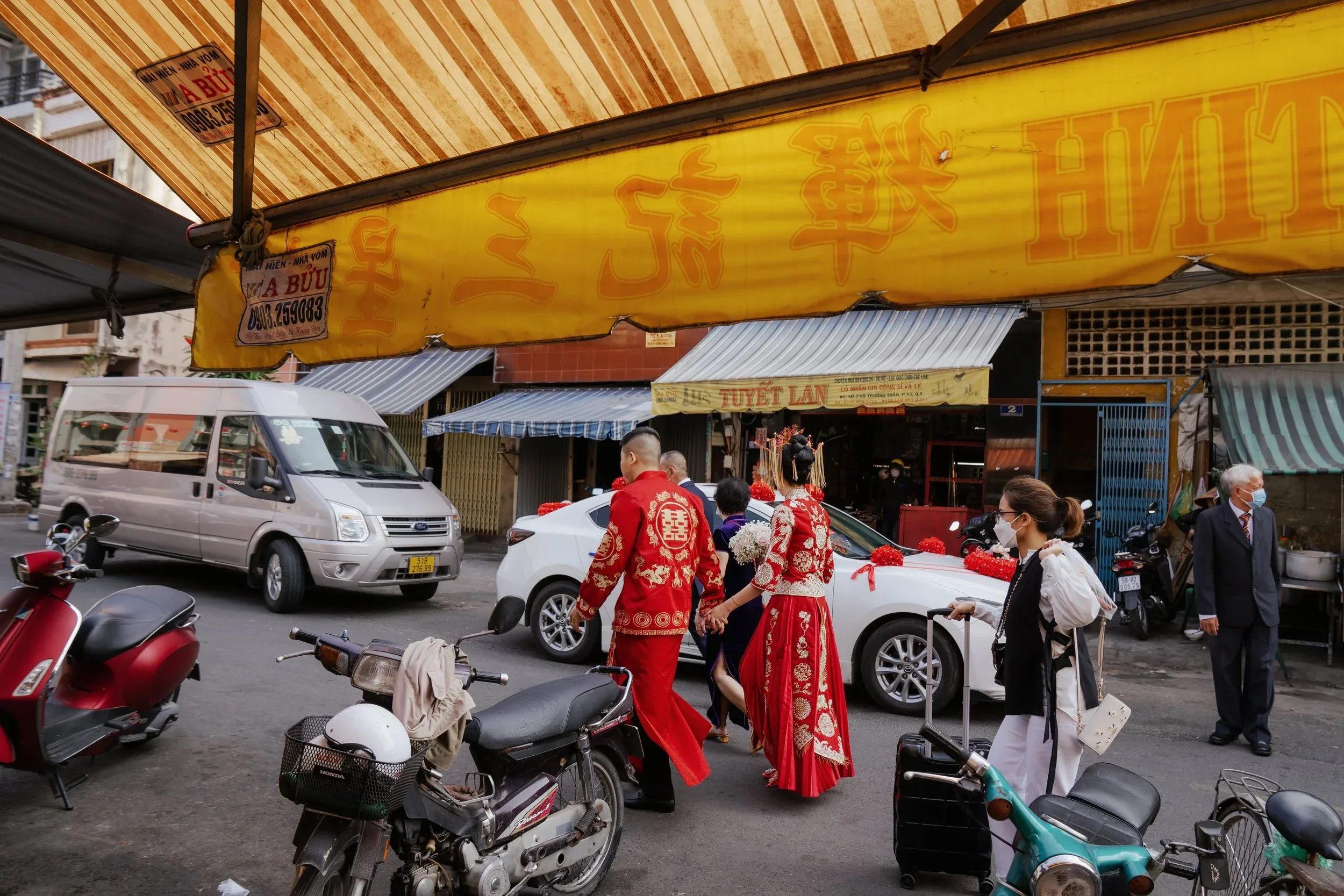 Thảo & Hào, Wedding Day in Sài Gòn — Pham Si Luan Photography (43)