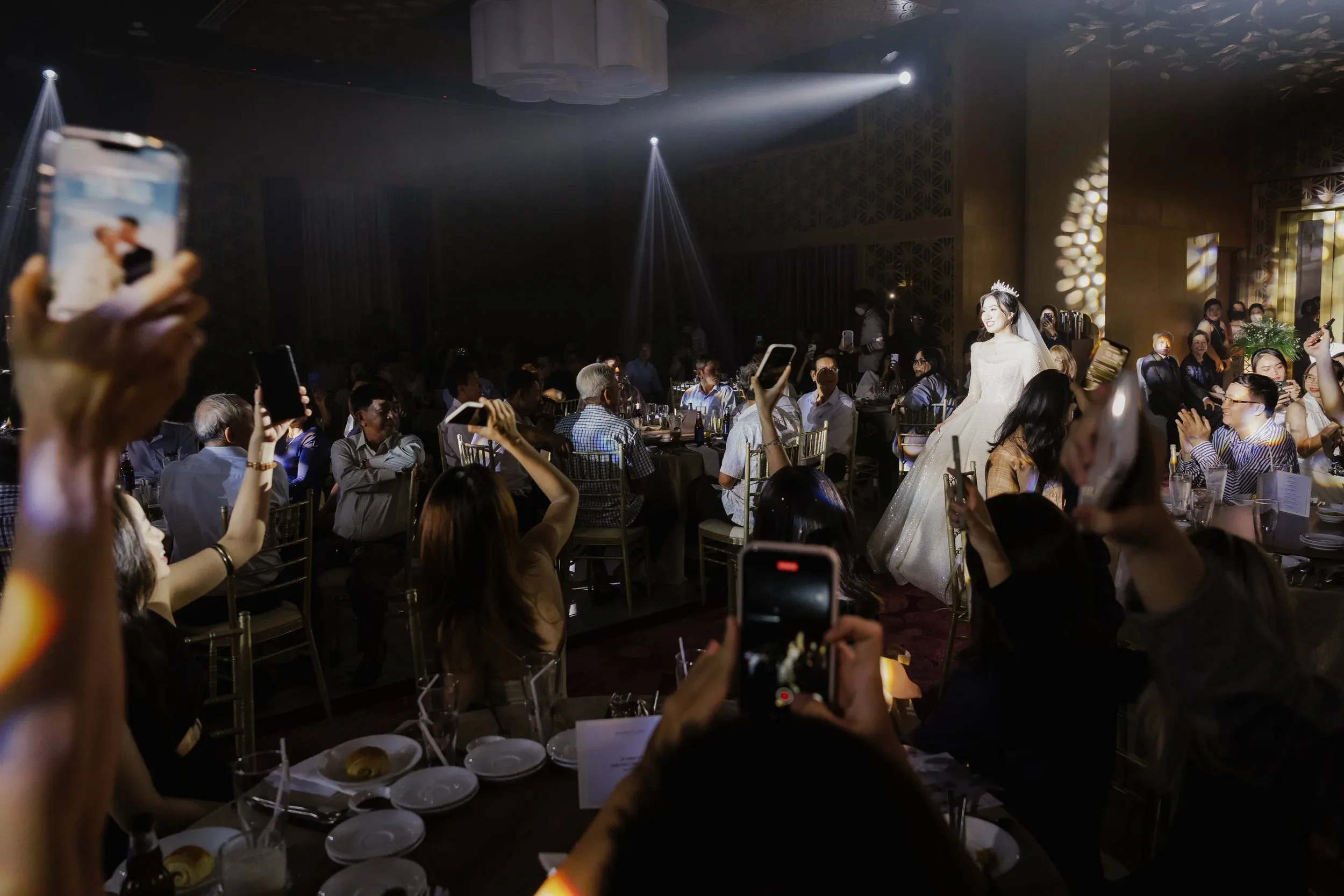 Thảo & Hào, Wedding Day in Sài Gòn — Pham Si Luan Photography (82)