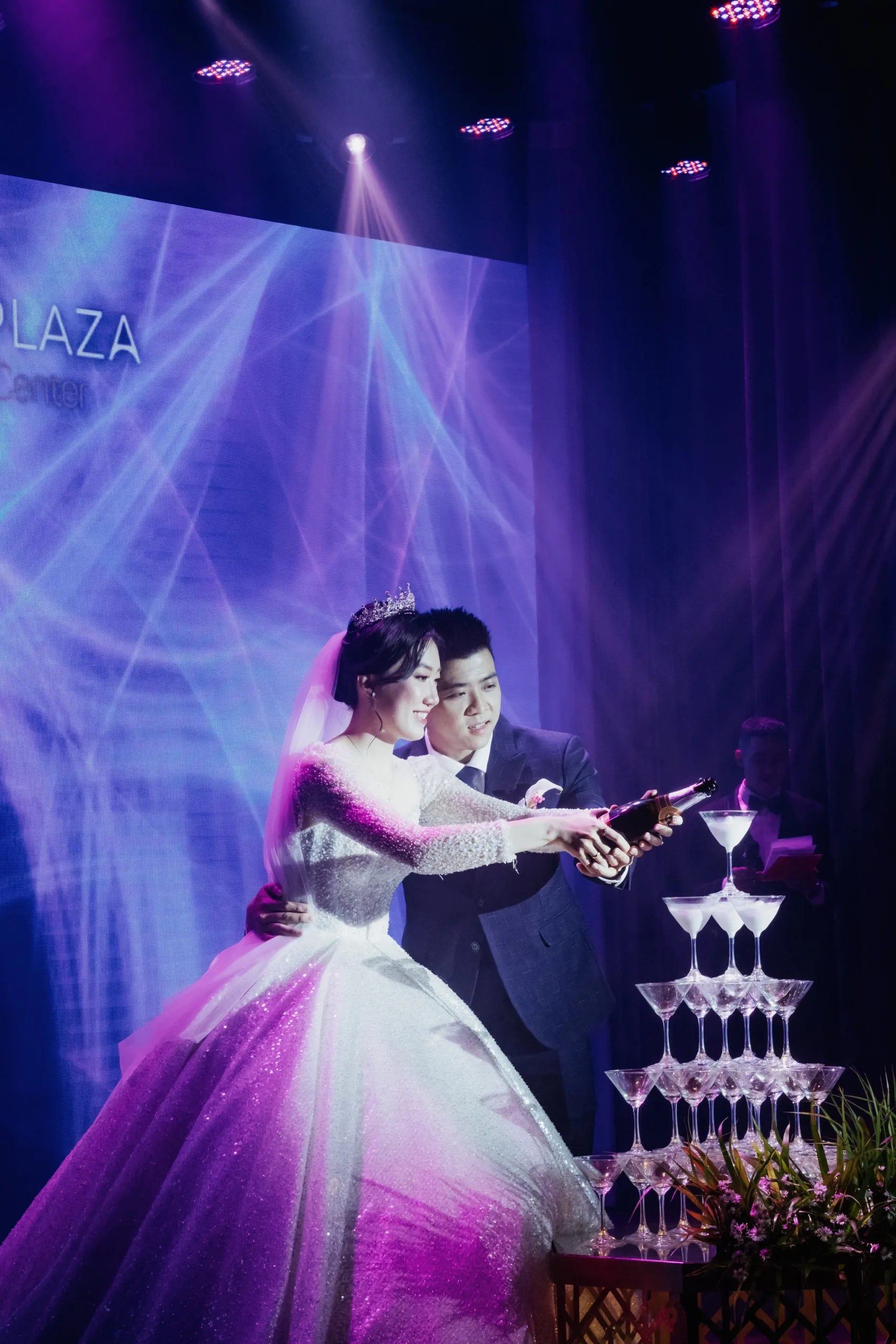Thảo & Hào, Wedding Day in Sài Gòn — Pham Si Luan Photography (90)