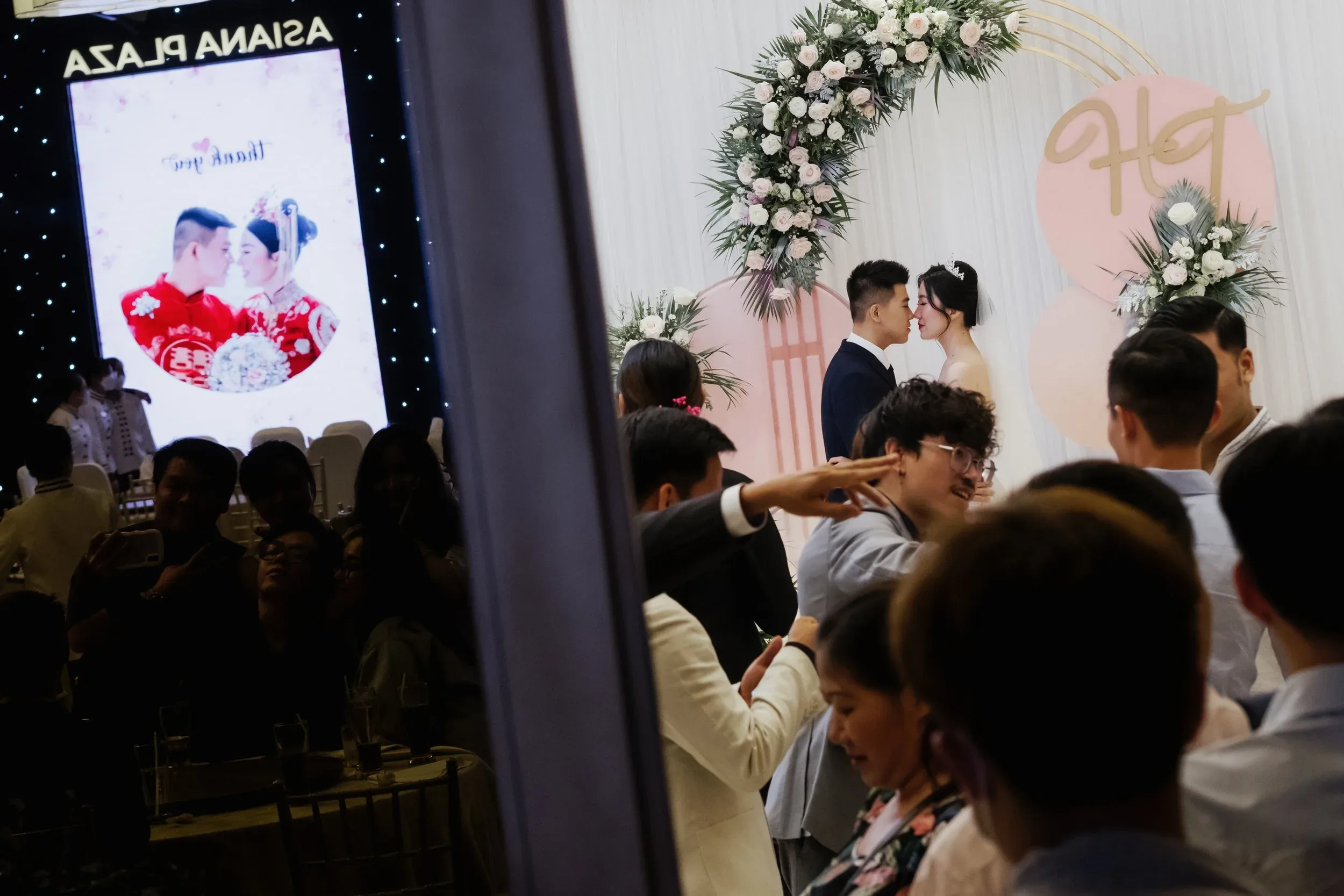 Thảo & Hào, Wedding Day in Sài Gòn — Pham Si Luan Photography (113)