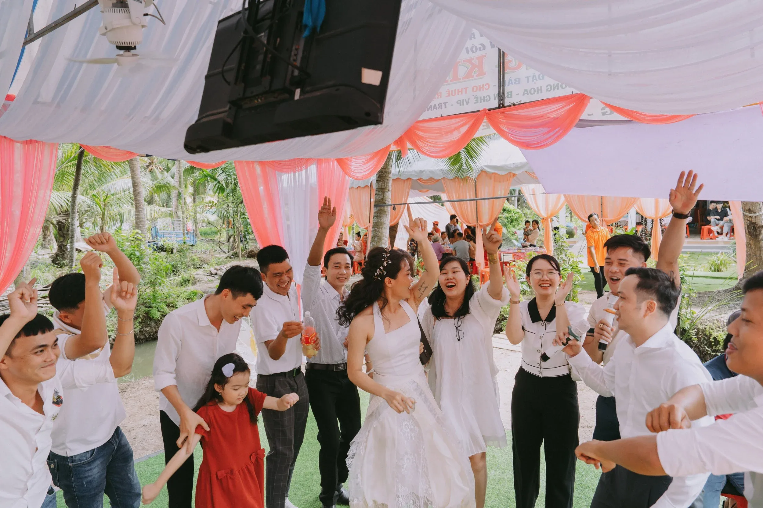 Thư & Đức, Wedding Day in Bến Tre — Pham Si Luan Photography (58)