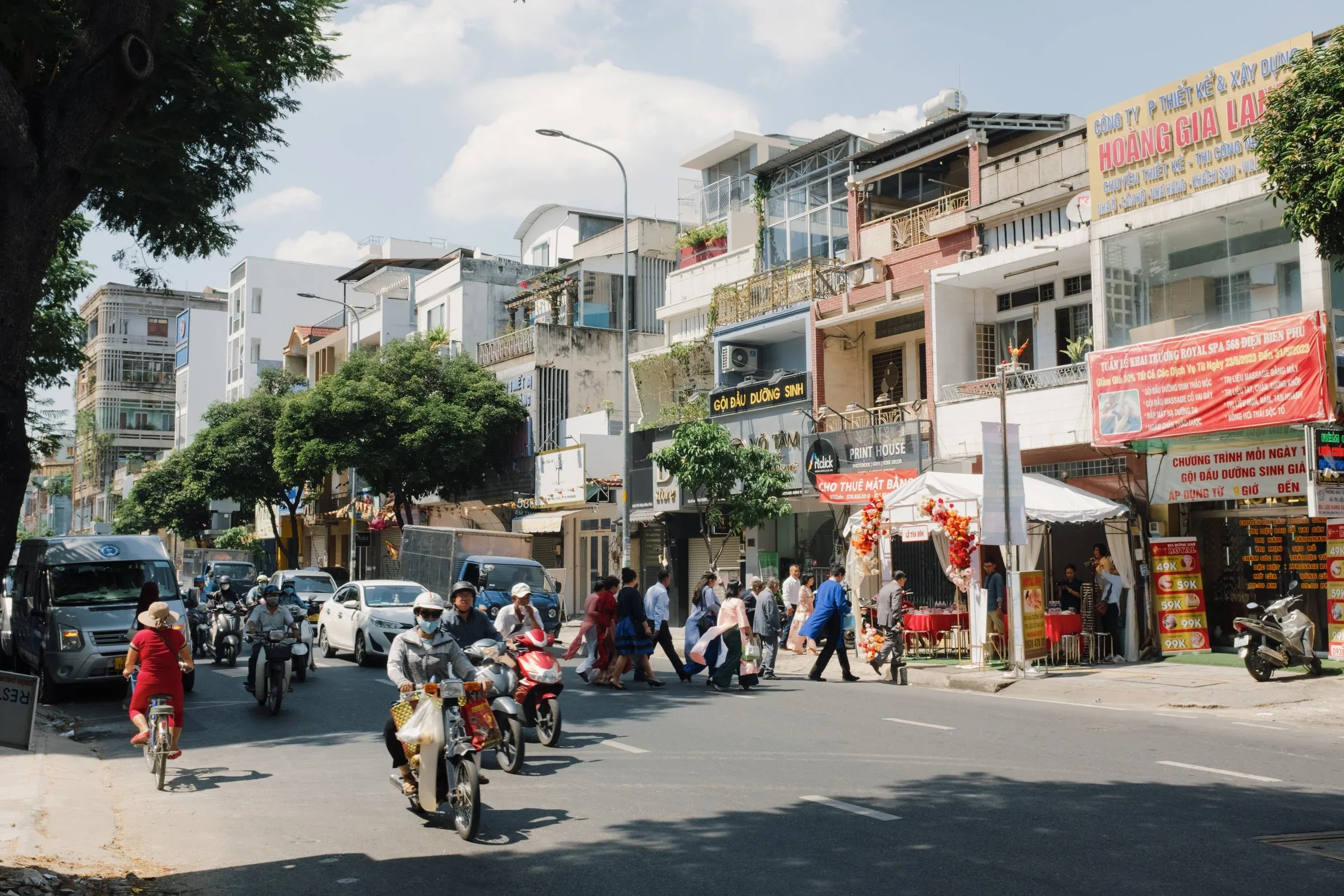 Vy & Phúc, Wedding Day in Sài Gòn — Pham Si Luan Photography (66)