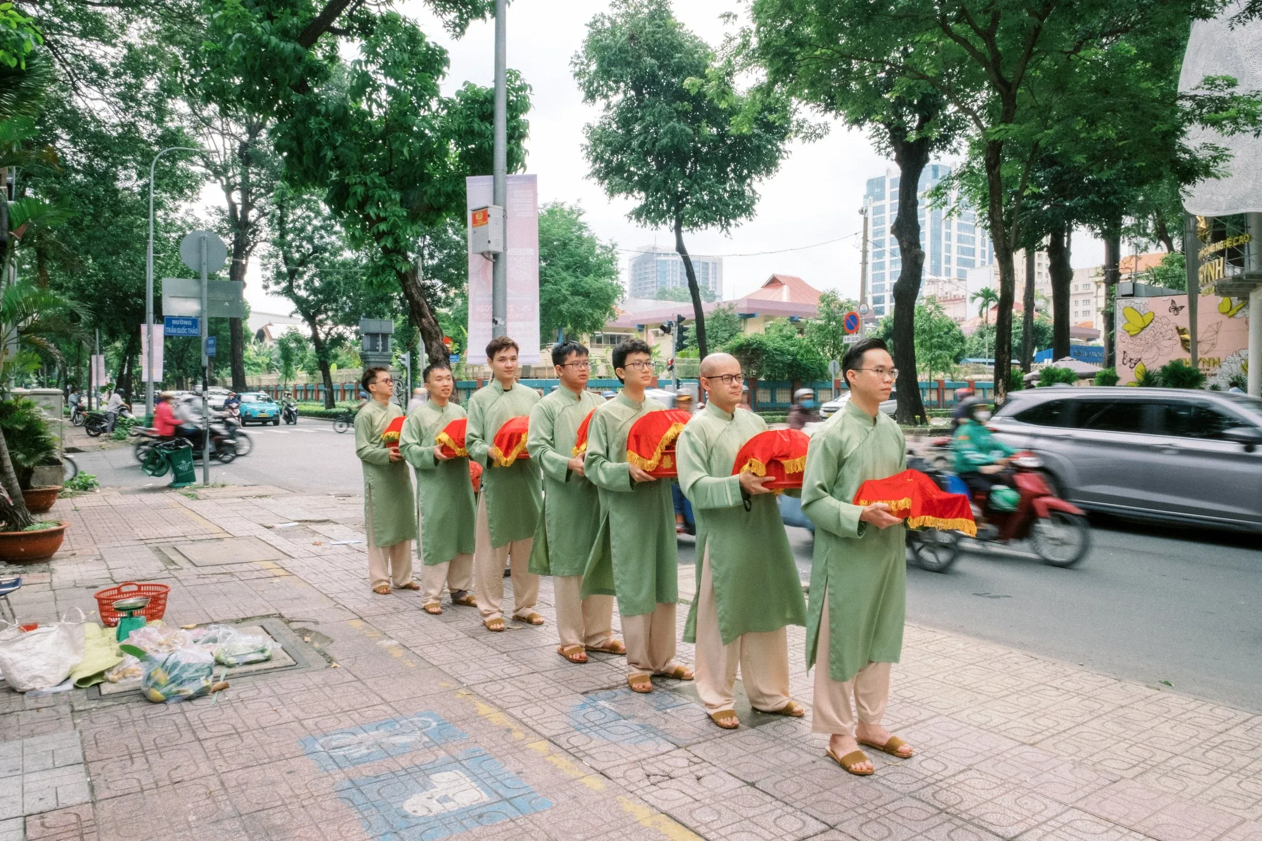 Thy & Tĩnh, Wedding Traditional Ceremony in Sài Gòn — Pham Si Luan Photography (30)