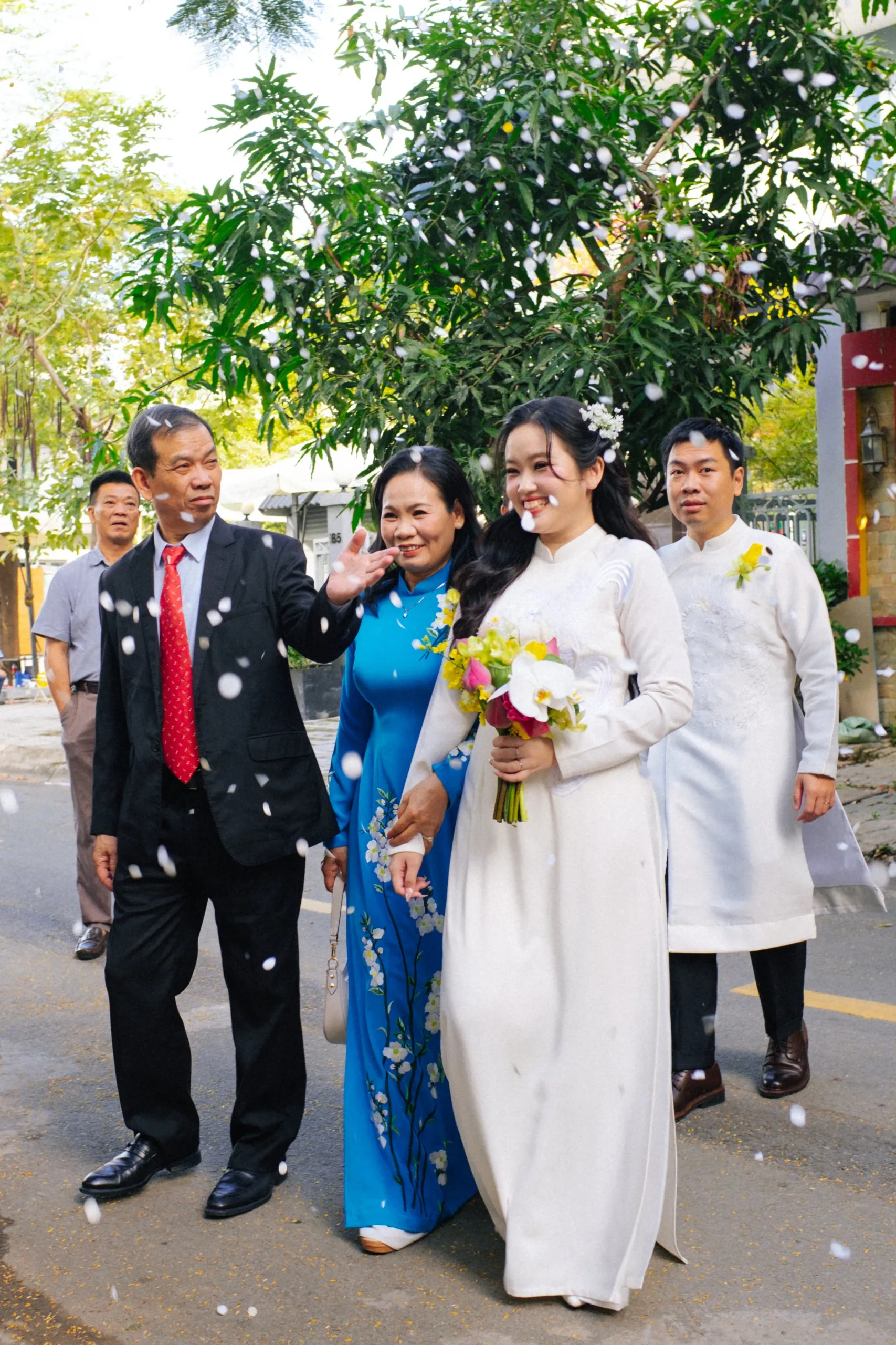 Vy & Thắng, Wedding Day in Saigon — Pham Si Luan Photography (45)
