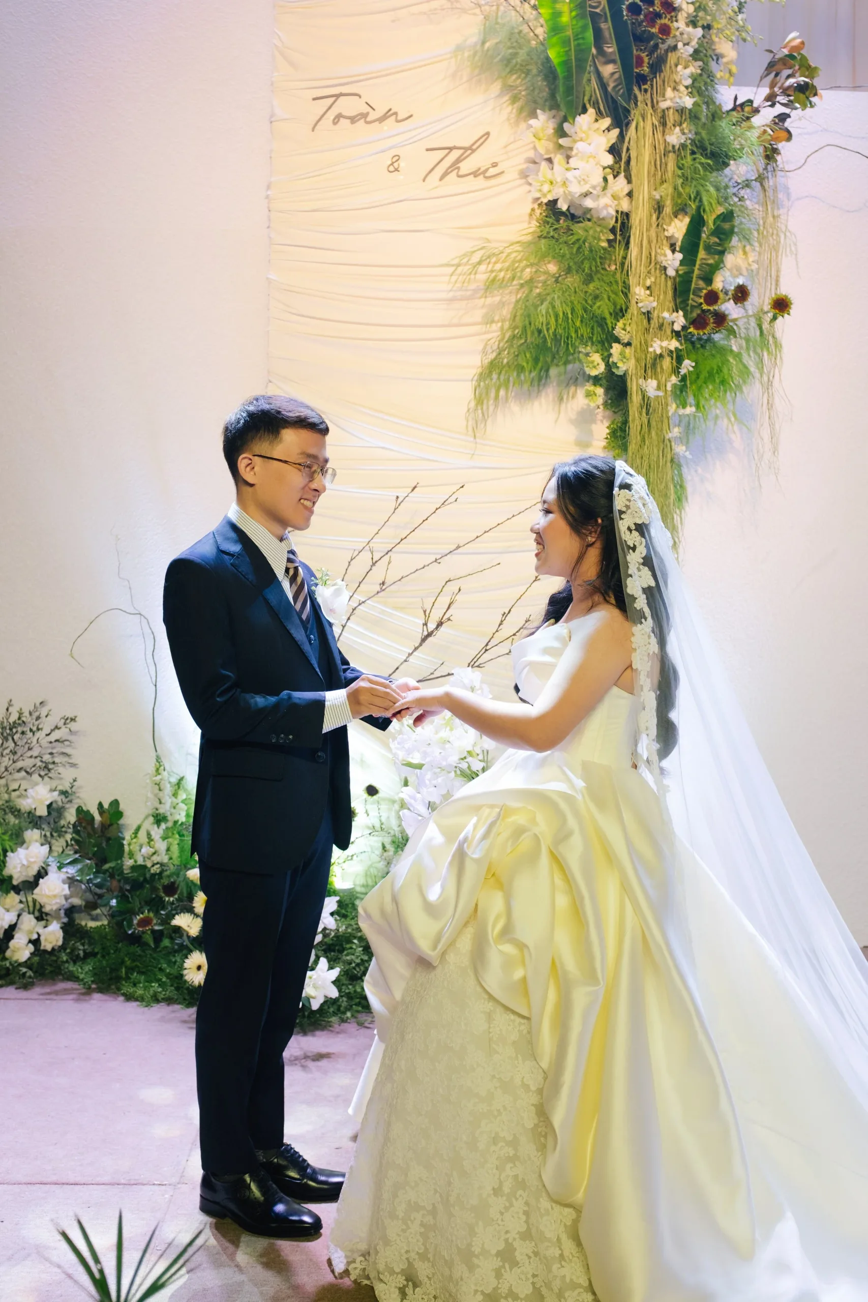 Thư & Toàn, Wedding Reception at White Palace — Pham Si Luan Photography (13)