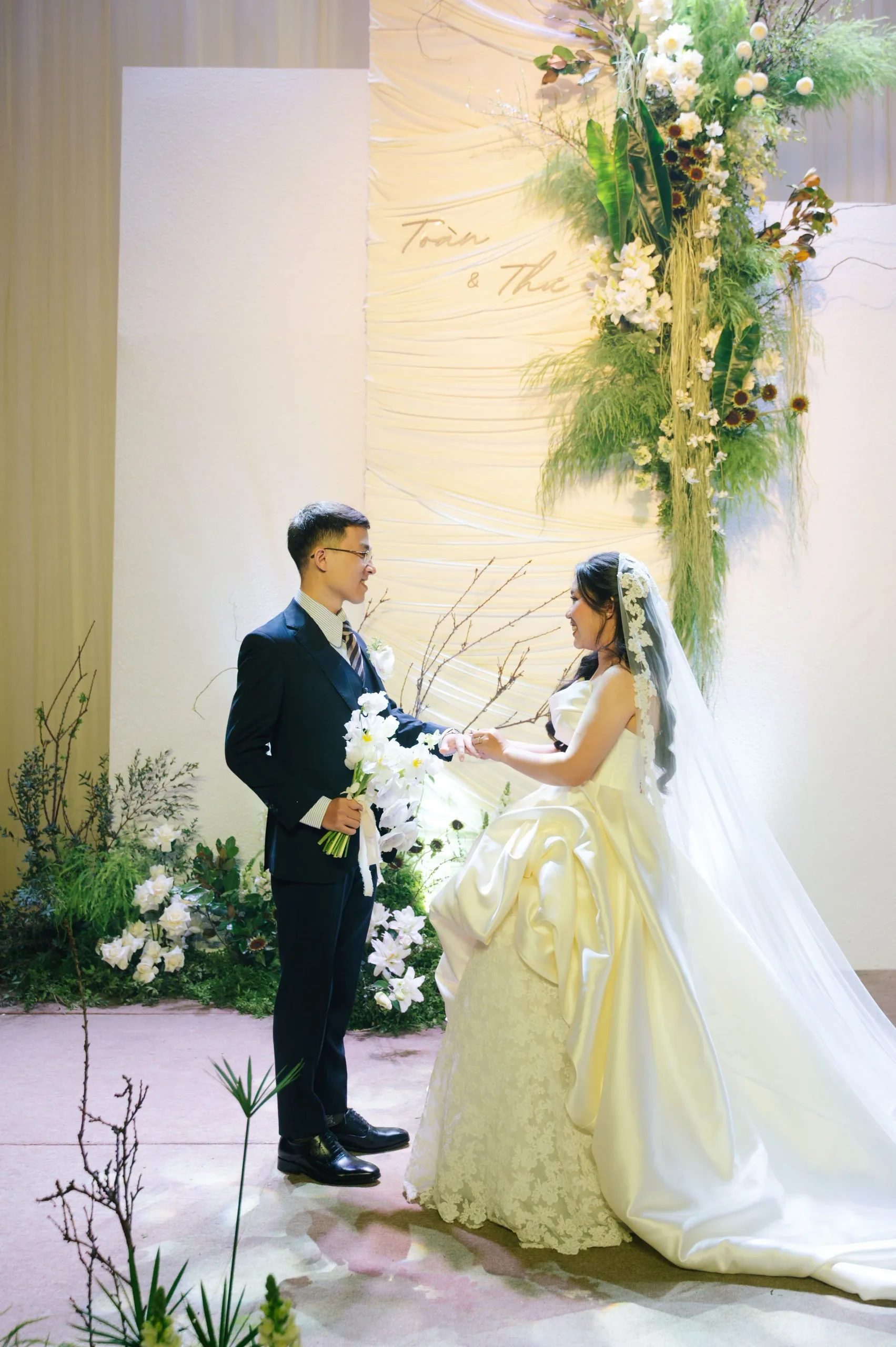 Thư & Toàn, Wedding Reception at White Palace — Pham Si Luan Photography (14)