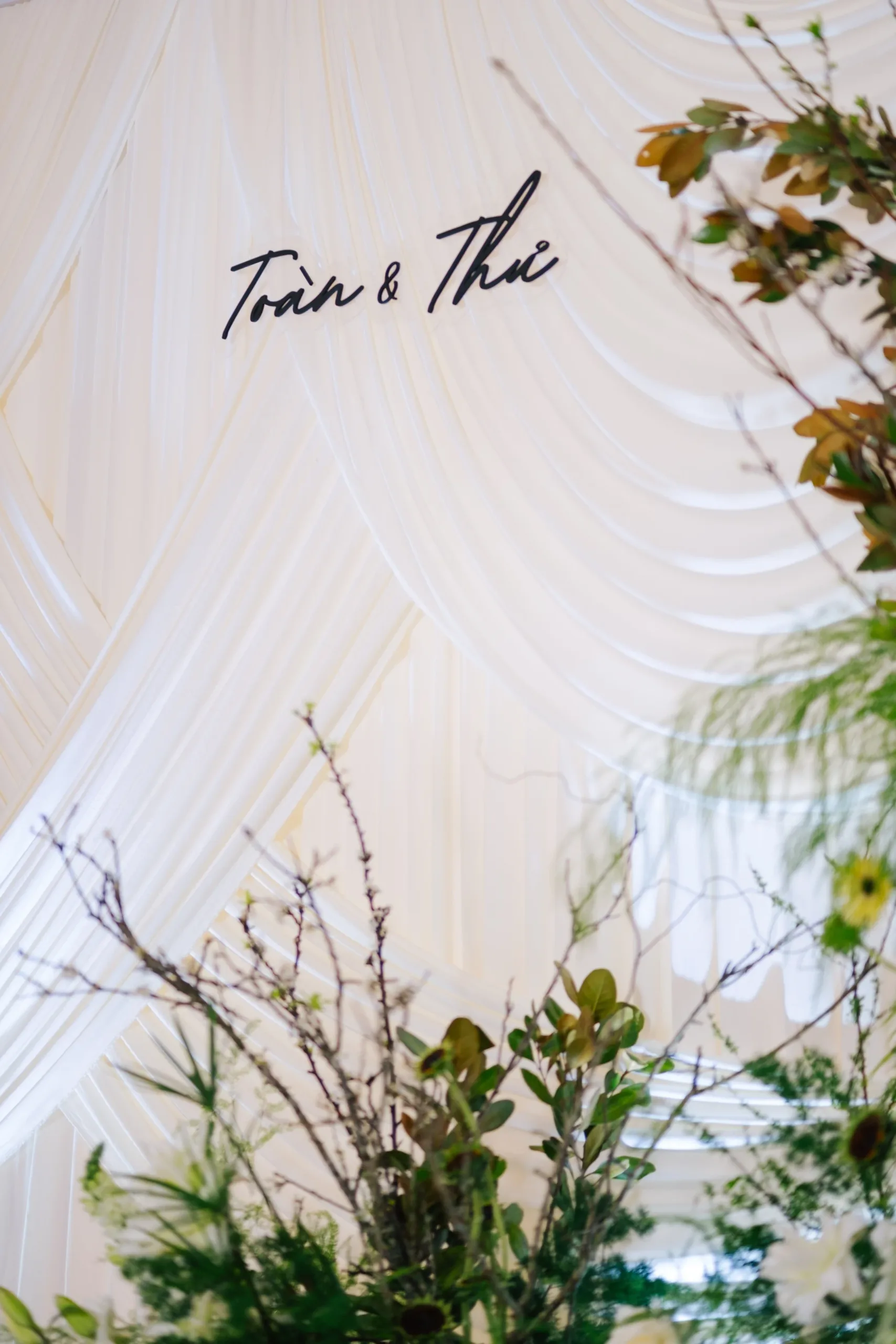 Thư & Toàn, Wedding Reception at White Palace — Pham Si Luan Photography (15)