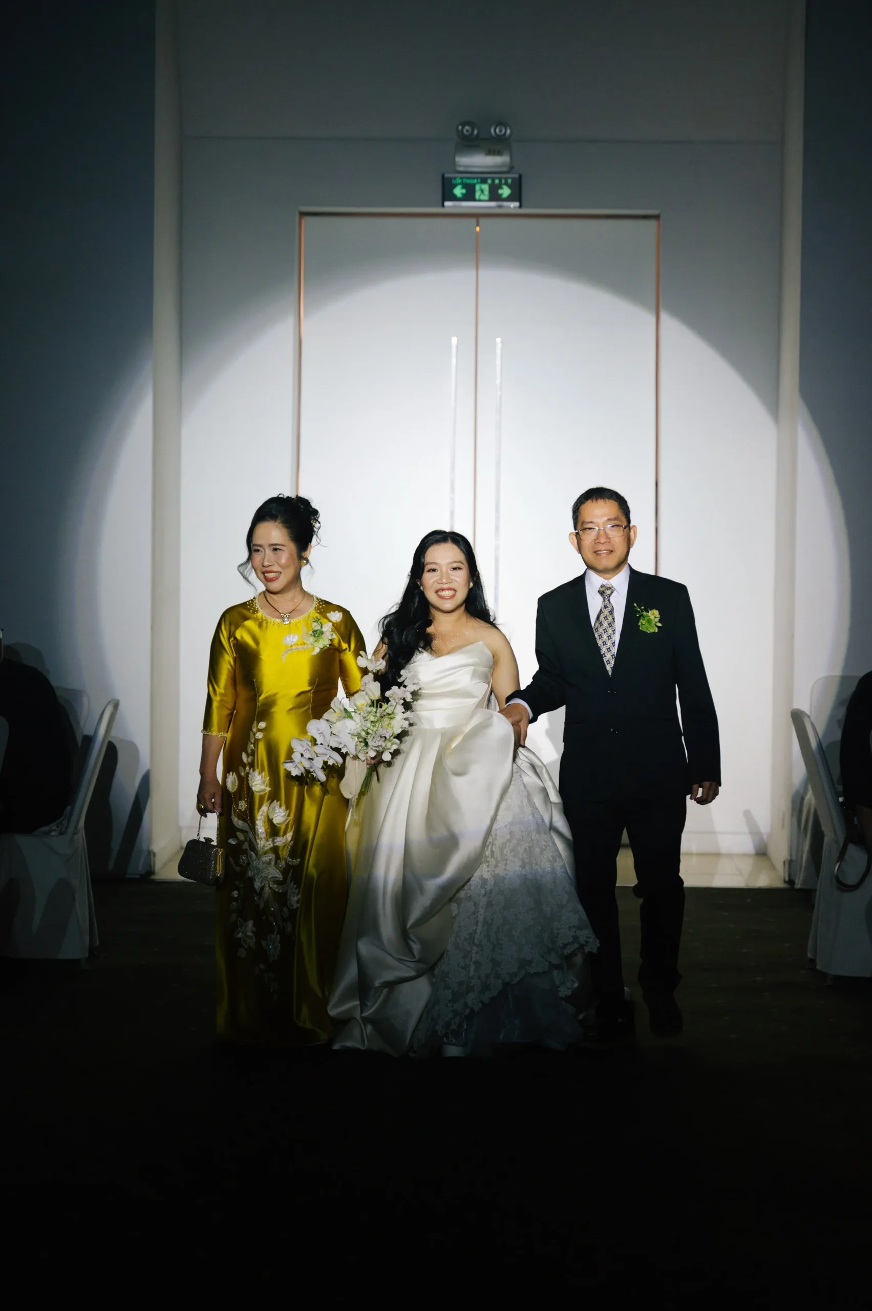 Thư & Toàn, Wedding Reception at White Palace — Pham Si Luan Photography (59)