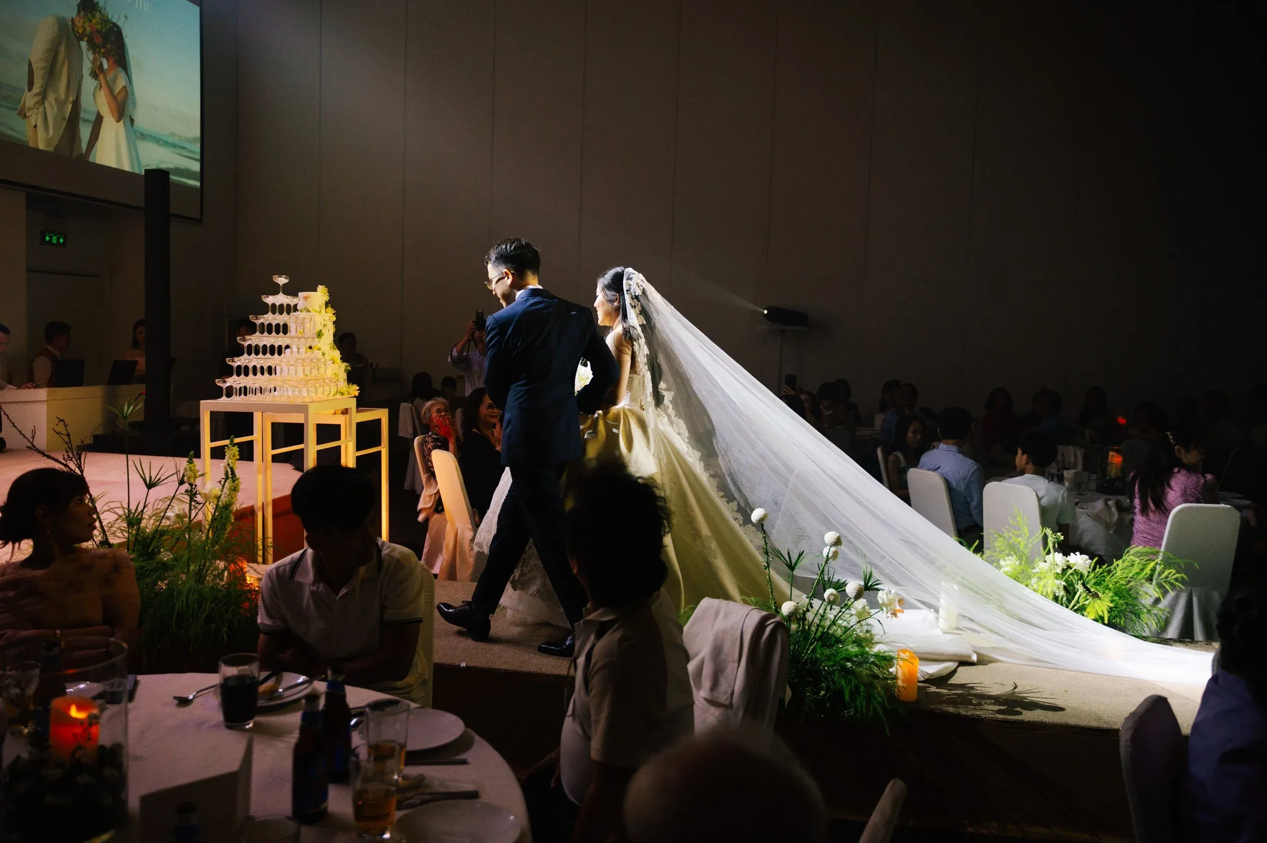 Thư & Toàn, Wedding Reception at White Palace — Pham Si Luan Photography (64)