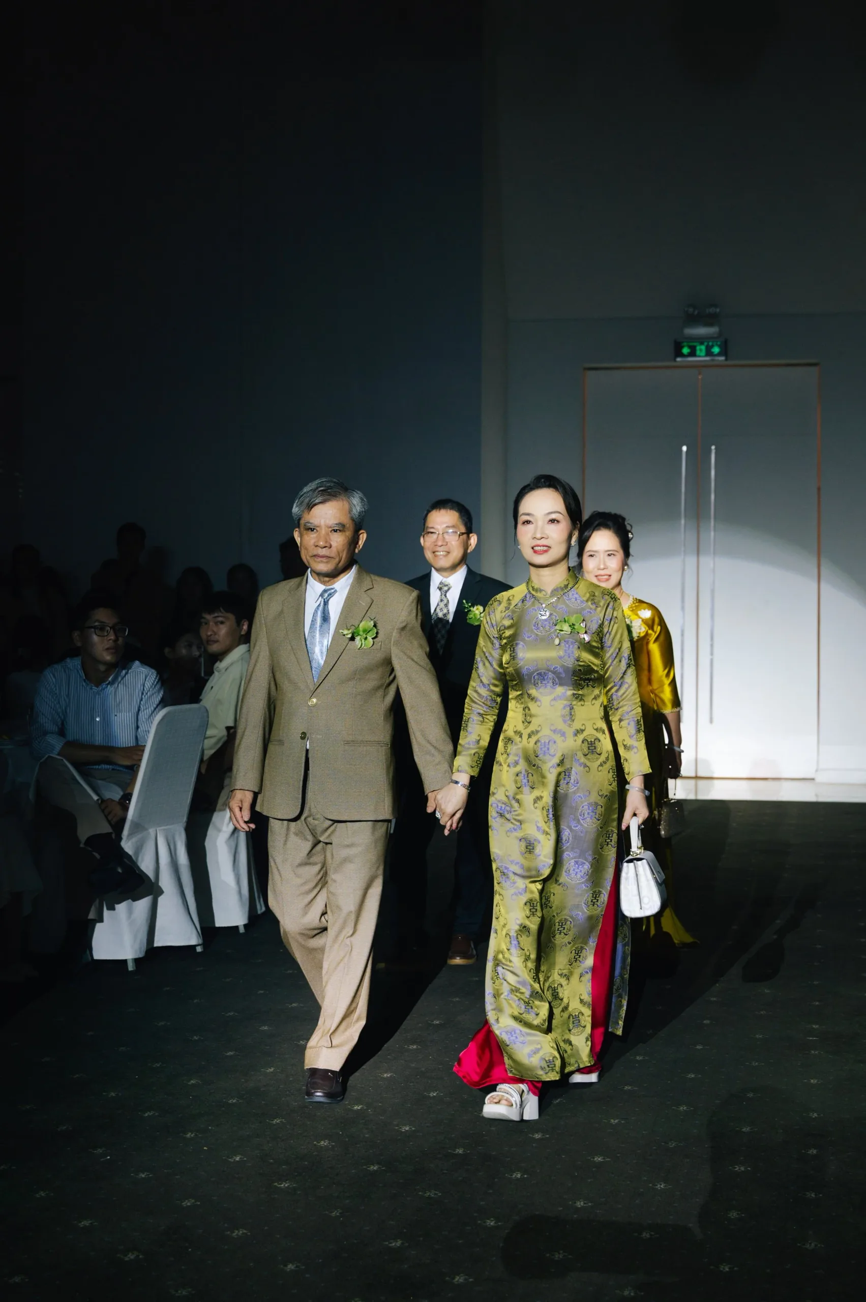Thư & Toàn, Wedding Reception at White Palace — Pham Si Luan Photography (70)