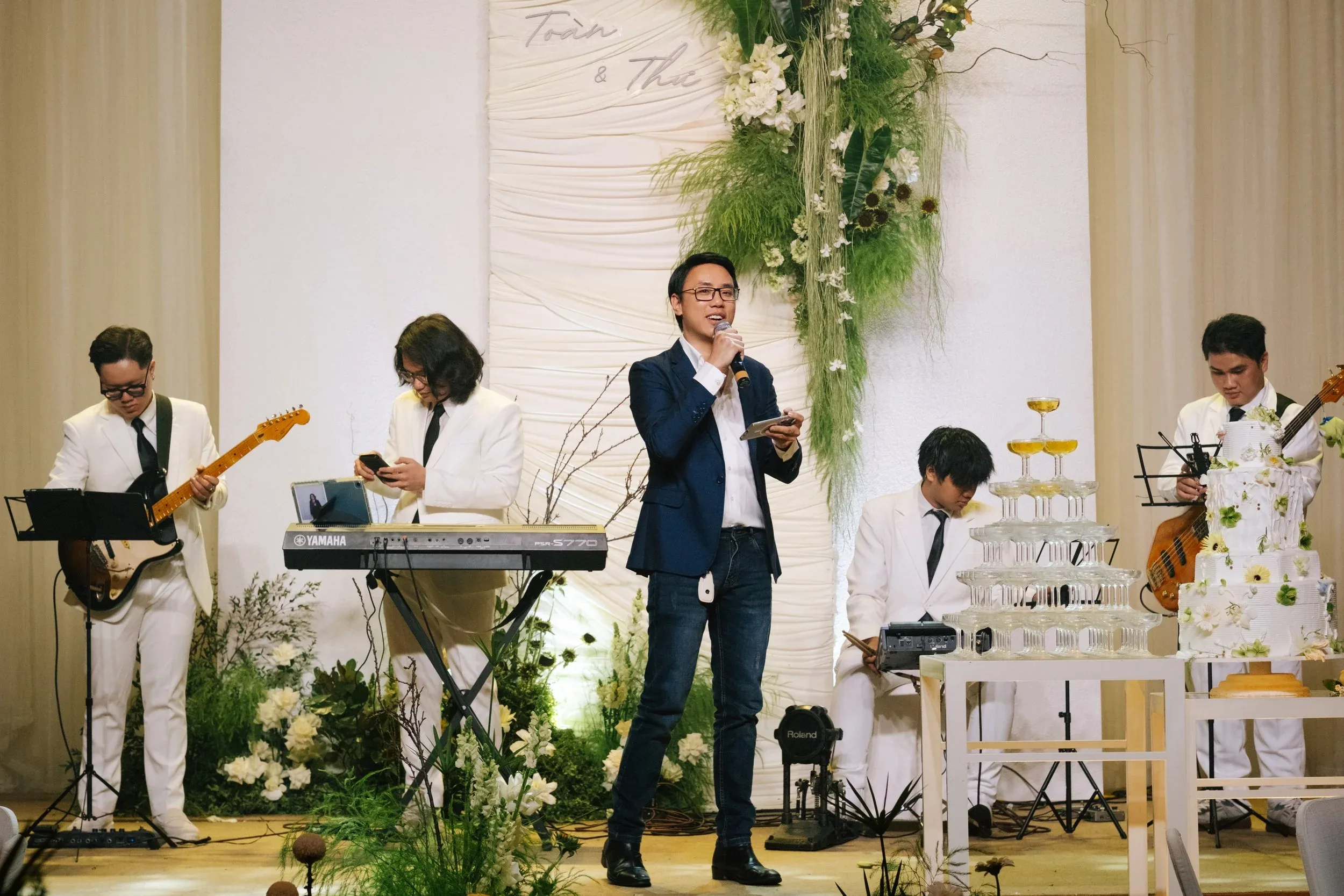 Thư & Toàn, Wedding Reception at White Palace — Pham Si Luan Photography (83)